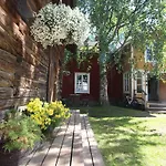Pensión Lauri Historical Log House Manor Rovaniemi