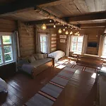 Pensión Lauri Historical Log House Manor