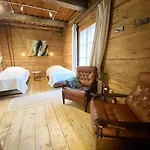 Lauri Historical Log House Manor 3* Rovaniemi
