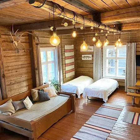 Lauri Historical Log House Manor Guest house
