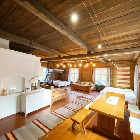 Lauri Historical Log House Manor Rovaniemi