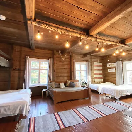 Maison d'hôtes Lauri Historical Log House Manor Rovaniemi