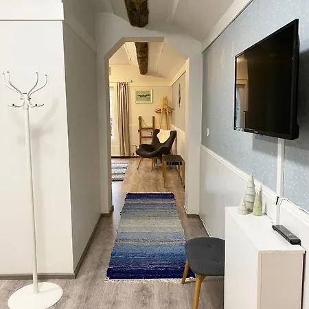 Maison d'hôtes Lauri Historical Log House Manor Rovaniemi