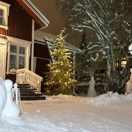 Maison d'hôtes Lauri Historical Log House Manor