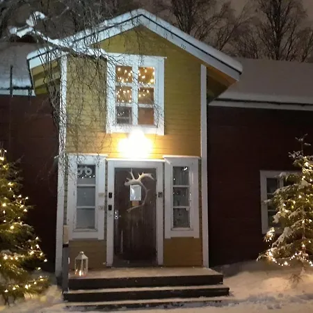 Lauri Historical Log House Manor 3* Rovaniemi
