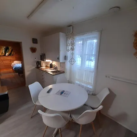 Lauri Historical Log House Manor 3* Rovaniemi