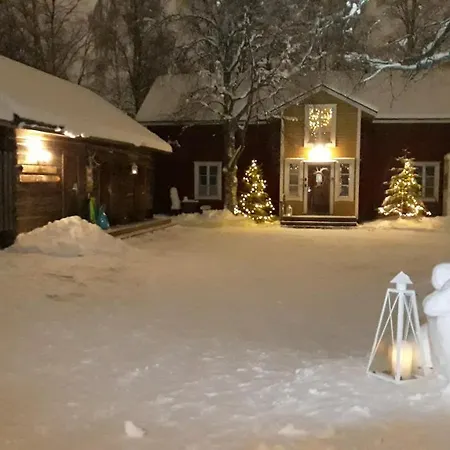 Maison d'hôtes Lauri Historical Log House Manor 3*