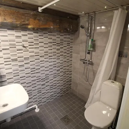 Lauri Historical Log House Manor Guest house