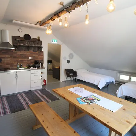 Lauri Historical Log House Manor Pensjonat