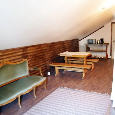 Lauri Historical Log House Manor Pensjonat
