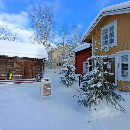 Lauri Historical Log House Manor Pensjonat 3*