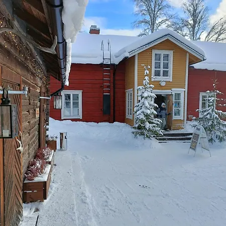 Lauri Historical Log House Manor 3* 로바니에미