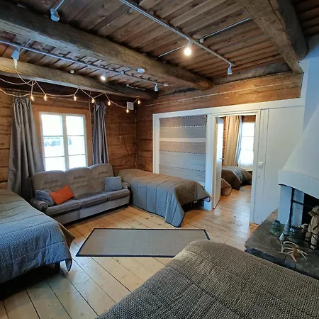 게스트하우스 Lauri Historical Log House Manor 로바니에미