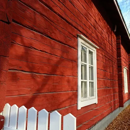 Lauri Historical Log House Manor