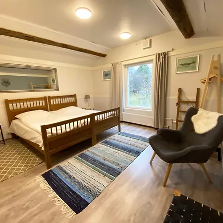 Lauri Historical Log House Manor 3*