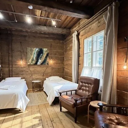 Lauri Historical Log House Manor Rovaniemi