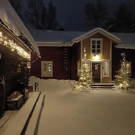 Lauri Historical Log House Manor