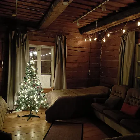 Lauri Historical Log House Manor