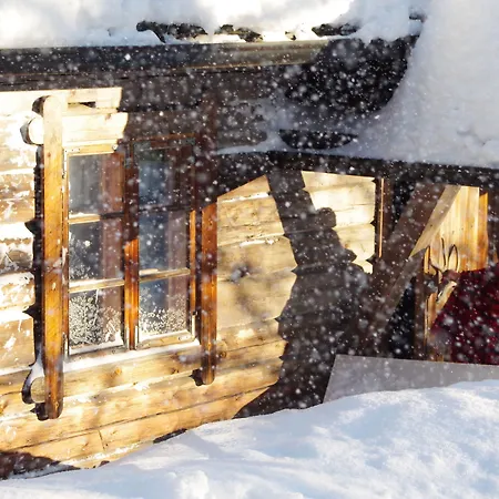 Lauri Historical Log House Manor