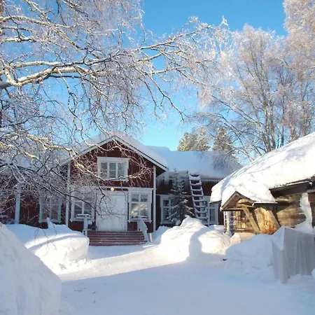 Maison d'hôtes Lauri Historical Log House Manor 3*