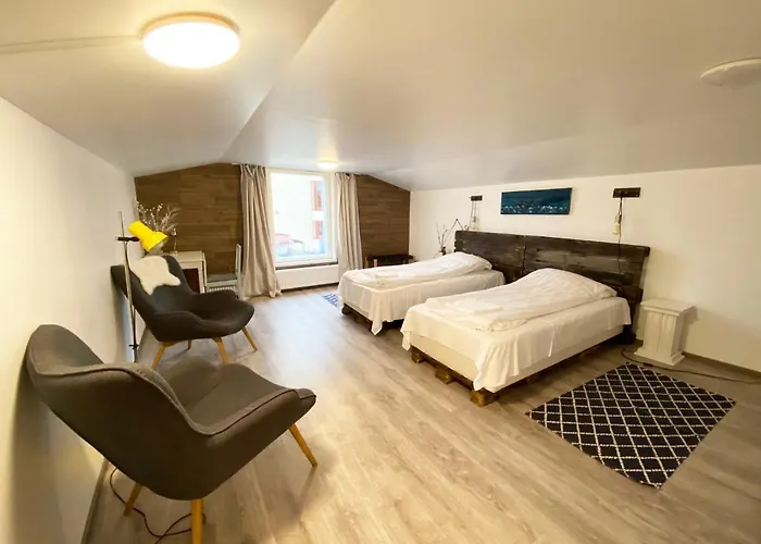 Πανσιόν Lauri Historical Log House Manor 3*