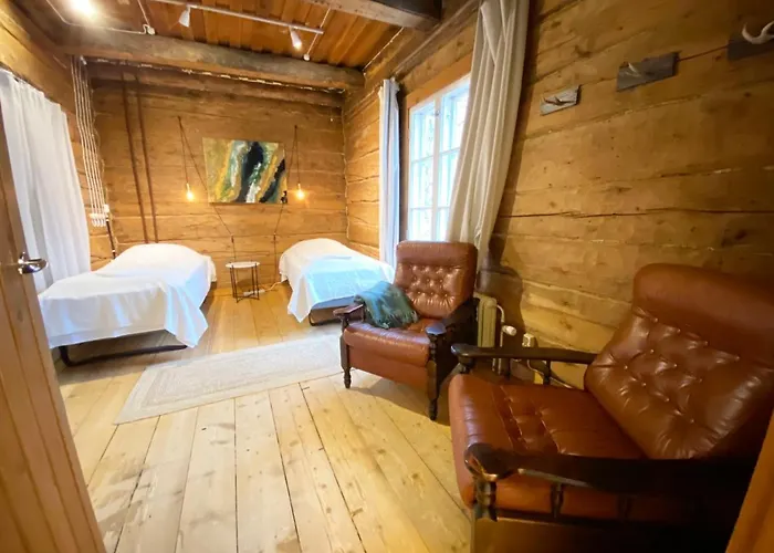 Lauri Historical Log House Manor Pensjonat 3*