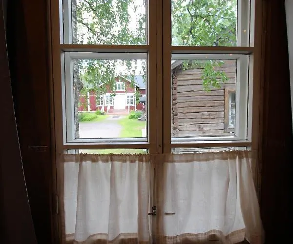 Lauri Historical Log House Manor Pensjonat