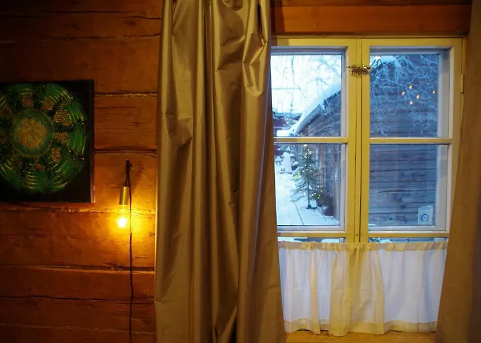 Lauri Historical Log House Manor