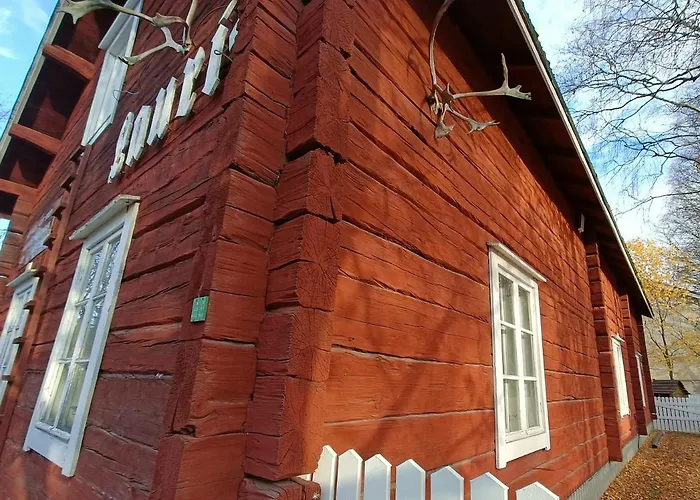 Lauri Historical Log House Manor Pensjonat 3*