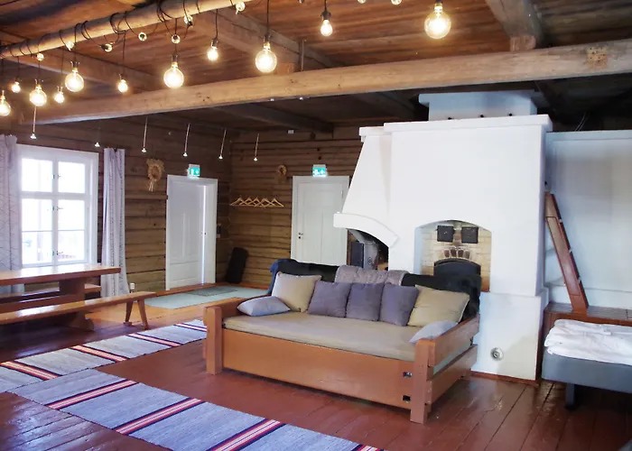 Lauri Historical Log House Manor Pensjonat 3*