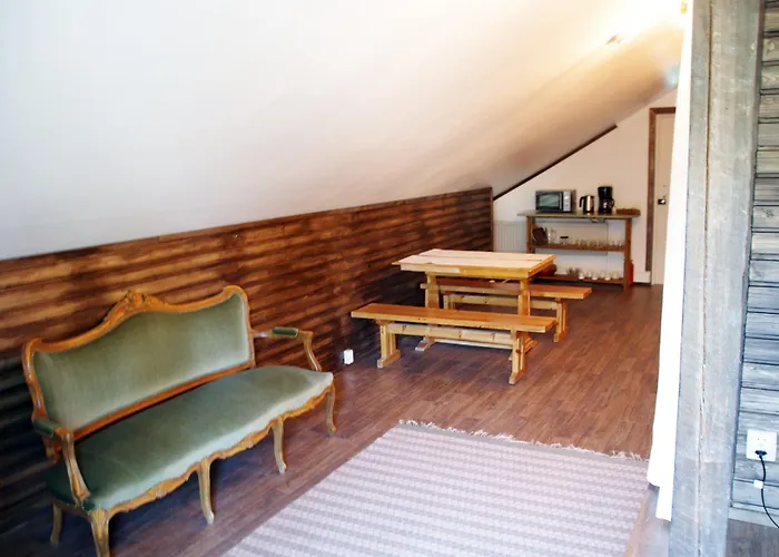 Lauri Historical Log House Manor Pensjonat