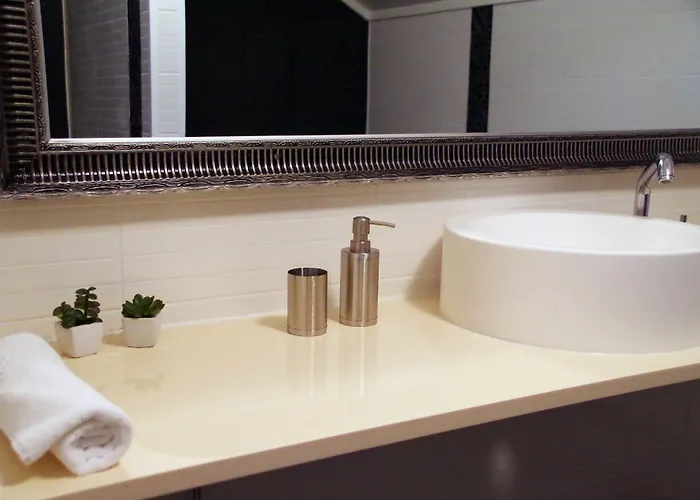 Lauri Historical Log House Manor 3*