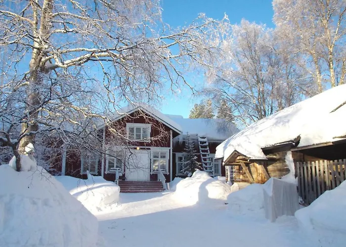 Pensjonat Lauri Historical Log House Manor 3*