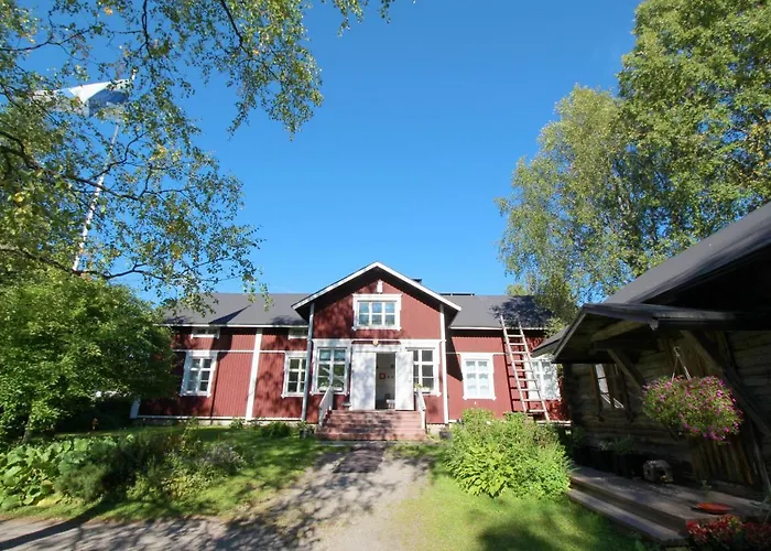 Pensjonat Lauri Historical Log House Manor 3*